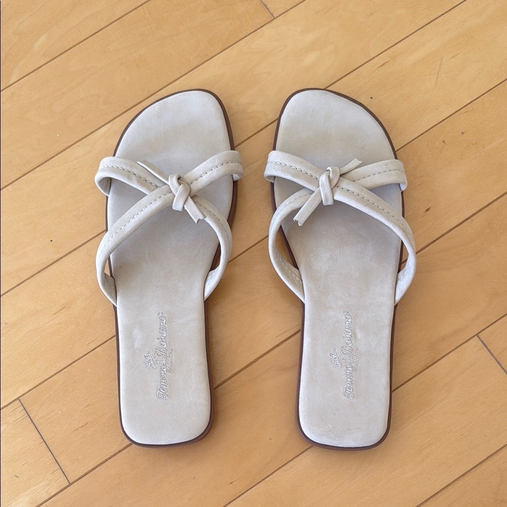 NWOT Tommy Bahama Solana Cream Knot Sandals